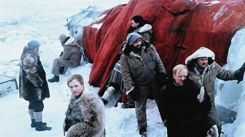 Красная палатка — кадр 5