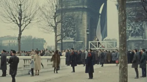 Париж глазами шести — кадр 6