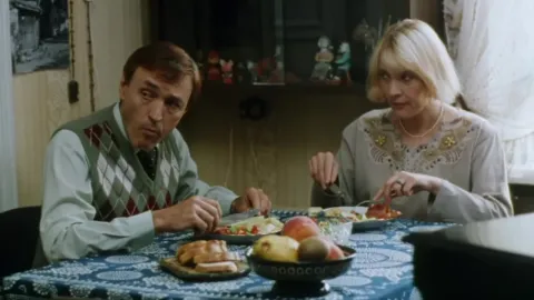 Барханов и его телохранитель — кадр 1