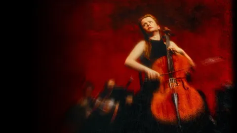 Хилари и Джеки — кадр 1