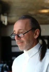 Алекс Вейл
