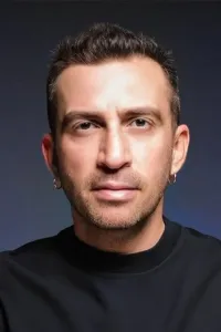 Эрдем Енер