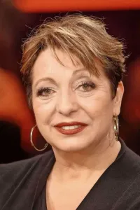 Манон Штрахе