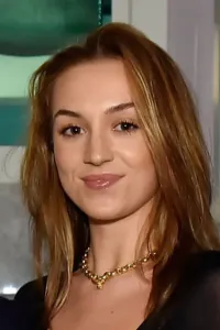 Софи Кэннелл