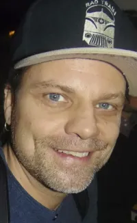 Трэвис Заривны