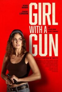 Постер к Девушка с пистолетом бесплатно